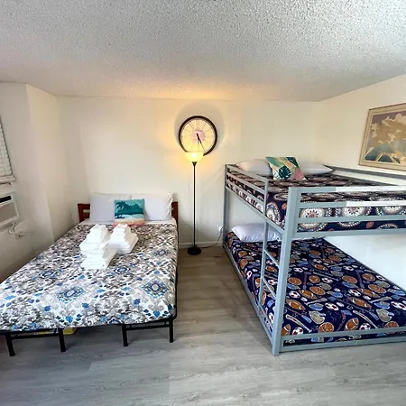 Waikiki Canal Family Room 6Person Honolulu Exterior photo