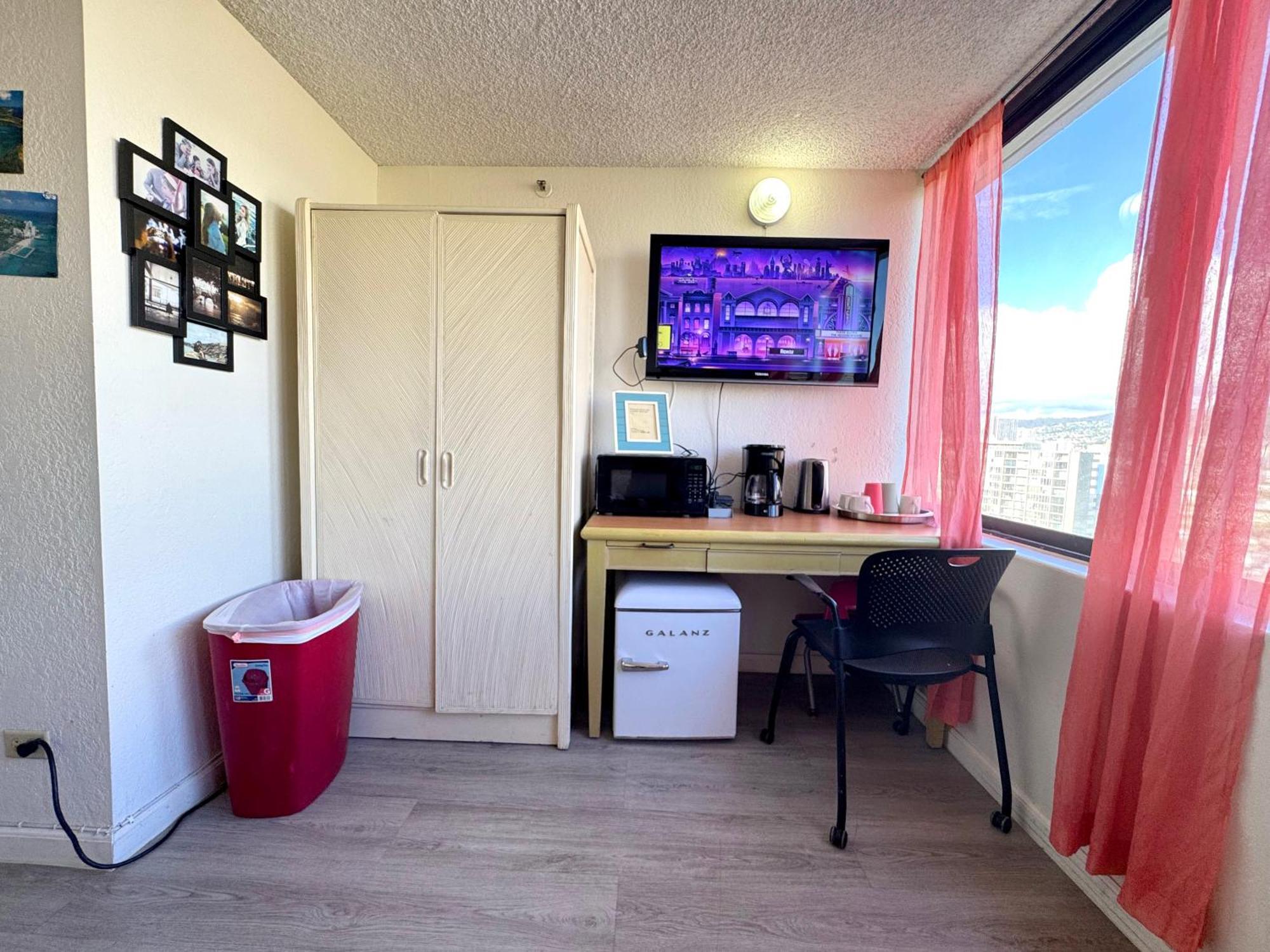 Waikiki Canal Family 6person Apartment